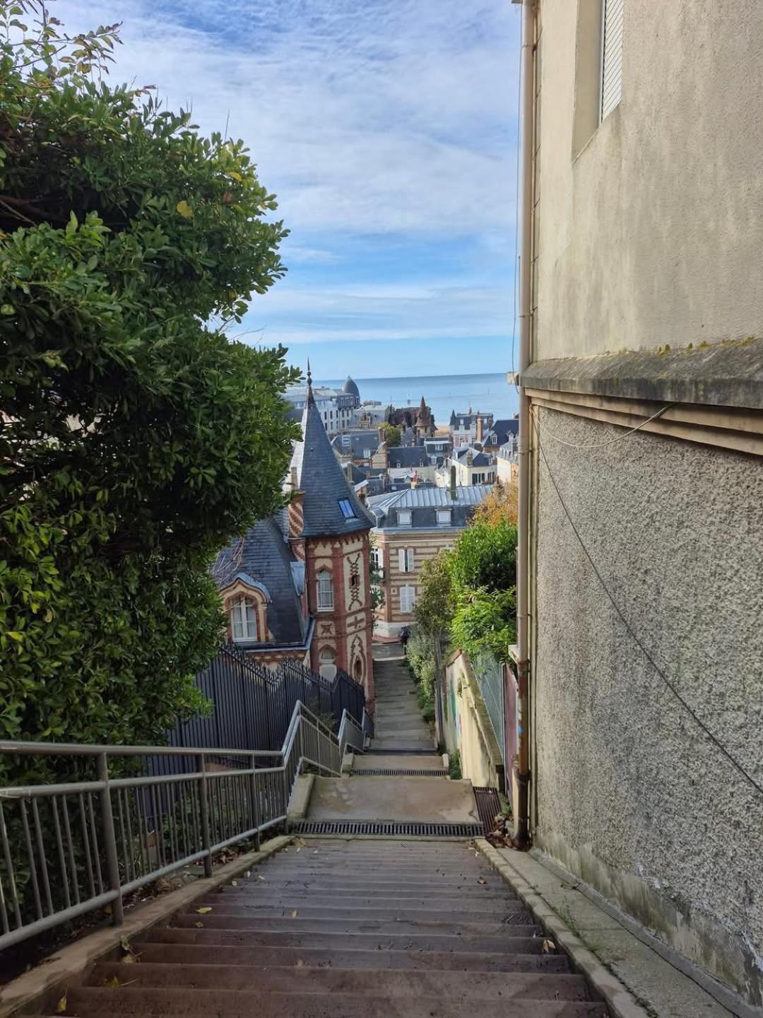 Le Capitaine Jack Apartment Trouville-sur-Mer Bagian luar foto